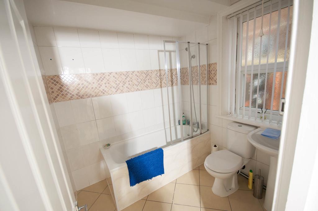 Marley Mansion Apartments - Borough Birkenhead Room photo